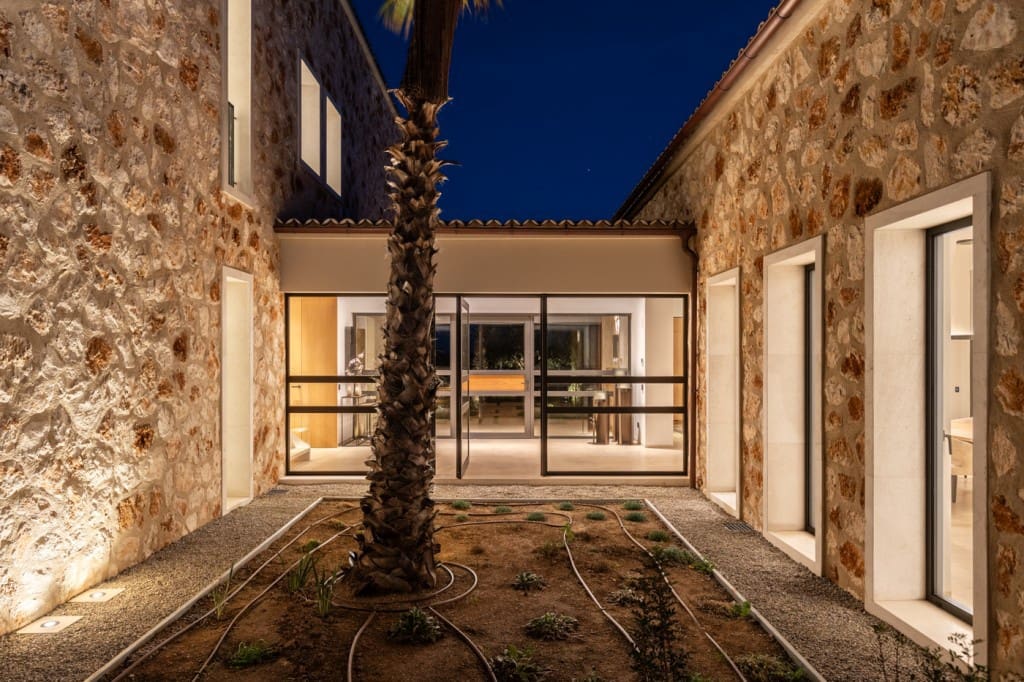 4 soveværelse Finca/Landehus til salg i Santanyi med swimmingpool garage - € 7.500.000 (Ref: 8777813)