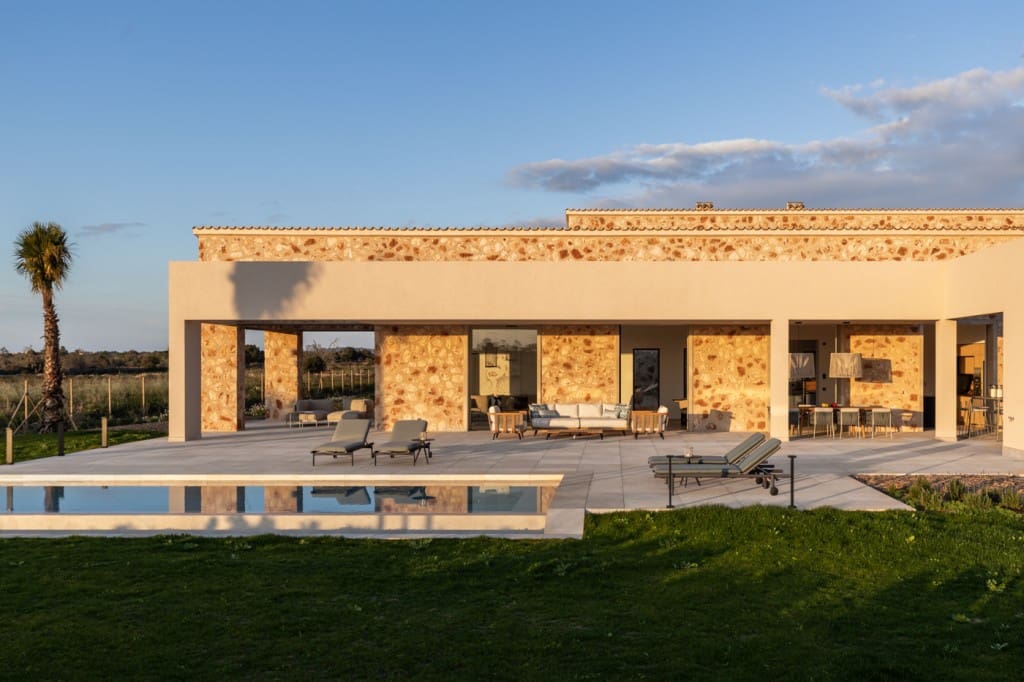 4 soveværelse Finca/Landehus til salg i Santanyi med swimmingpool garage - € 7.500.000 (Ref: 8777813)