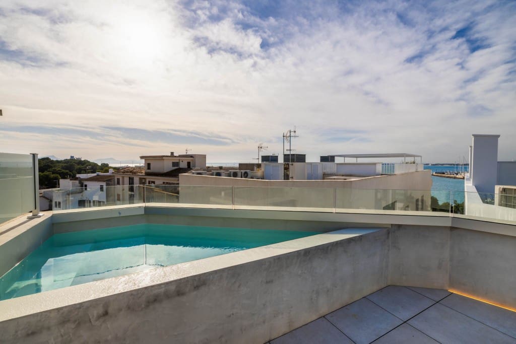 2 soverom Hus til salgs i Puerto de Alcudia med svømmebasseng garasje - € 1 100 000 (Ref: 8791788)