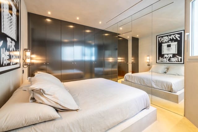 Casa de 2 habitaciones en Puerto de Alcudia, Alcúdia en venta con piscina garaje - 1.100.000 € (Ref: 8791788)