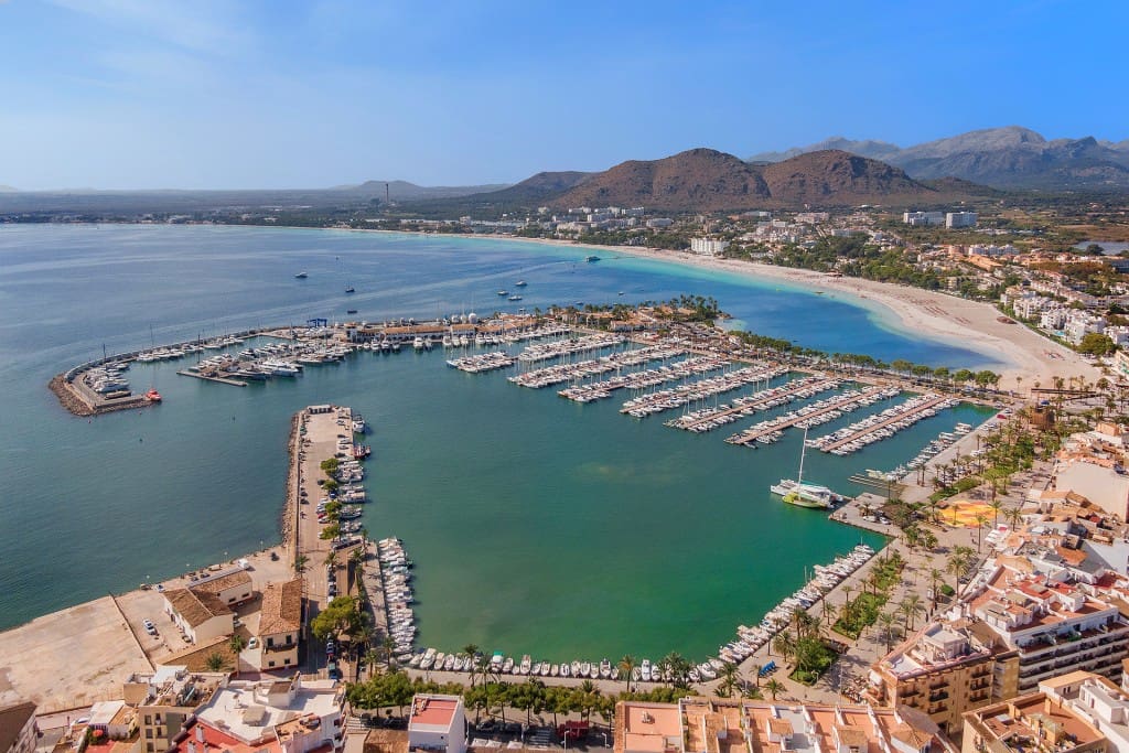 2 soverom Hus til salgs i Puerto de Alcudia med svømmebasseng garasje - € 1 100 000 (Ref: 8791788)
