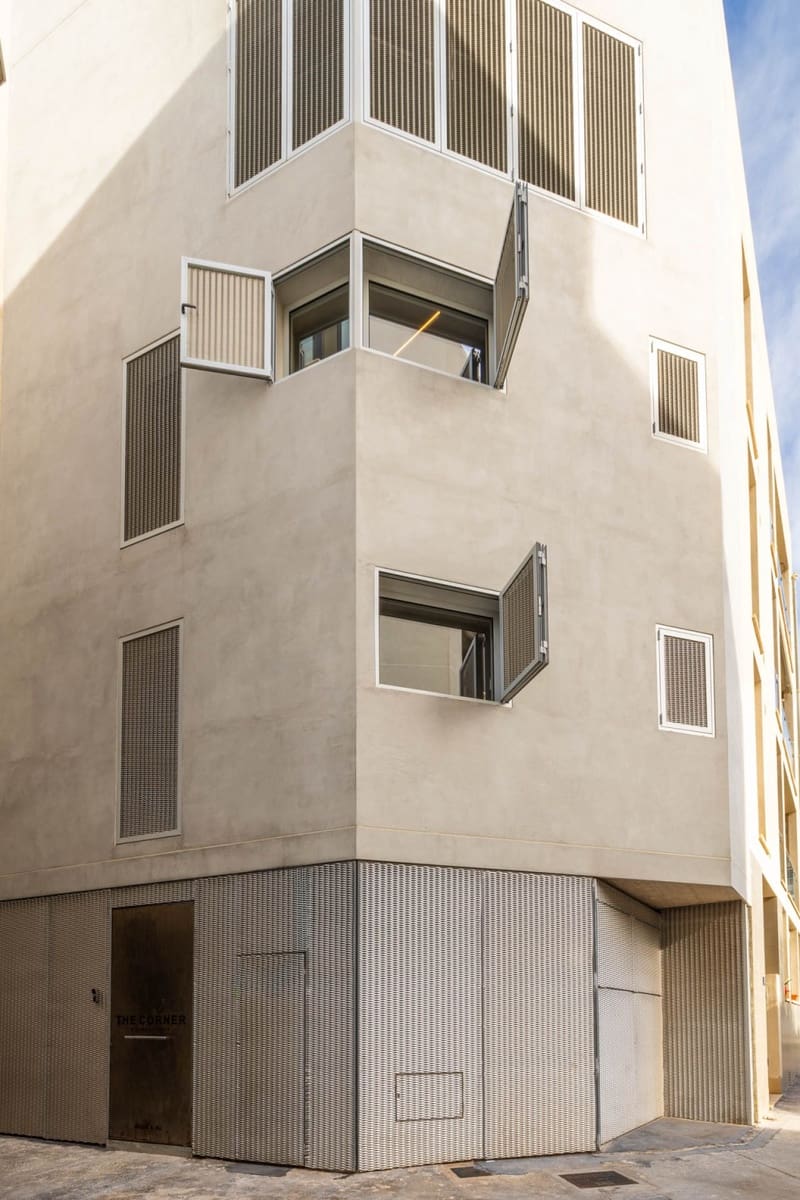 2 soverom Hus til salgs i Puerto de Alcudia med svømmebasseng garasje - € 1 100 000 (Ref: 8791788)