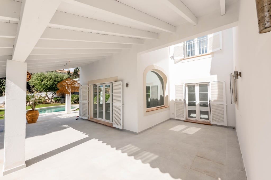 6 sypialnia Willa na sprzedaż w Santa Ponsa z basenem garażem - 2 750 000 € (Ref: 8791790)