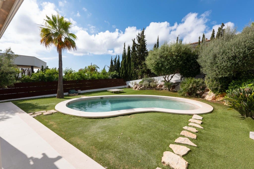 6 sypialnia Willa na sprzedaż w Santa Ponsa z basenem garażem - 2 750 000 € (Ref: 8791790)