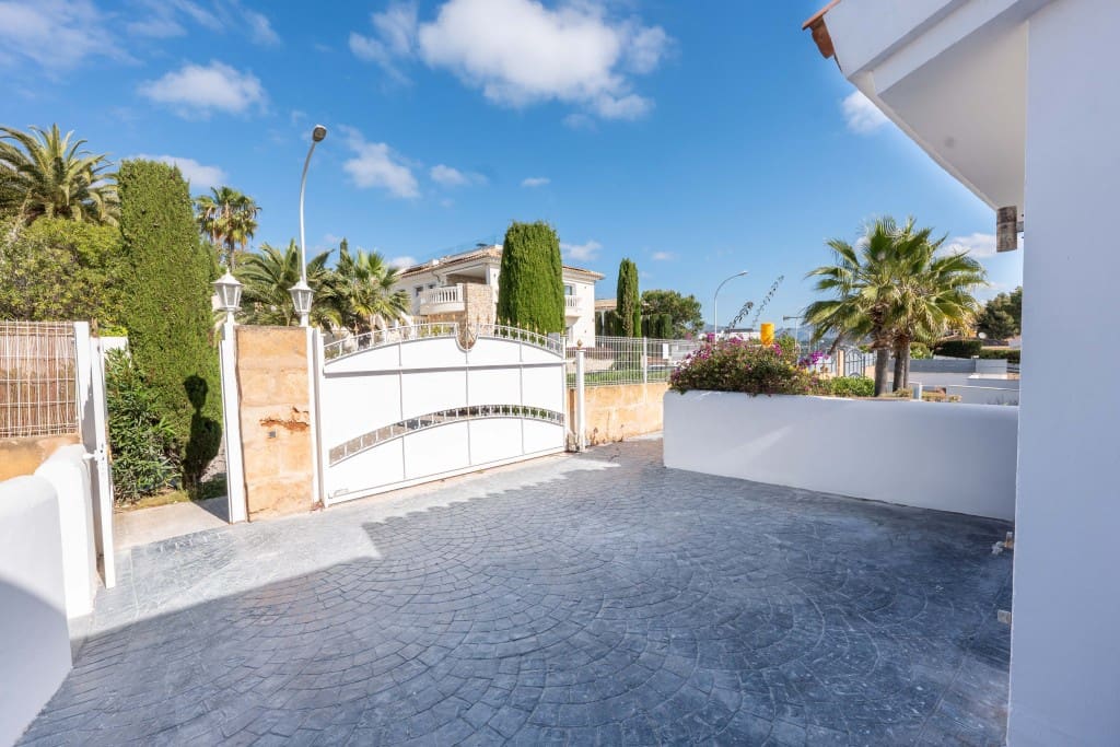 6 sypialnia Willa na sprzedaż w Santa Ponsa z basenem garażem - 2 750 000 € (Ref: 8791790)