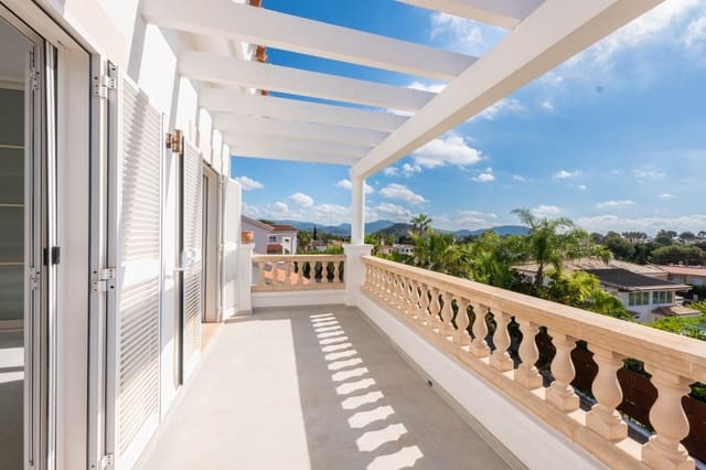 6 bedroom Villa for sale in Santa Ponsa, Calvià with pool garage - € 2,750,000 (Ref: 8791790)