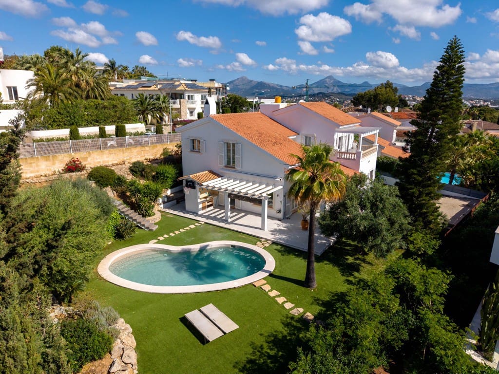 6 sypialnia Willa na sprzedaż w Santa Ponsa z basenem garażem - 2 750 000 € (Ref: 8791790)