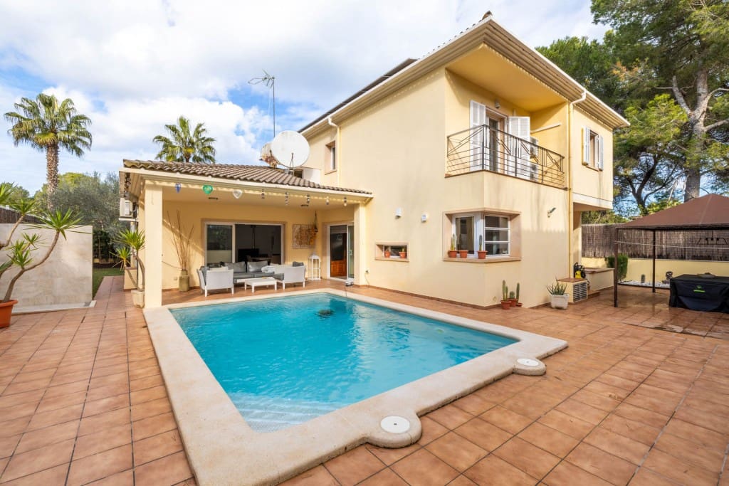 4 soveværelse Villa til salg i Ca'n Picafort med swimmingpool garage - € 1.600.000 (Ref: 8798307)