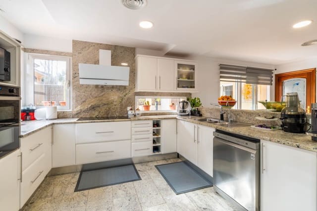 4 soverom Villa til salgs i Ca'n Picafort, Santa Margalida med svømmebasseng garasje - € 1 600 000 (Ref: 8798307)