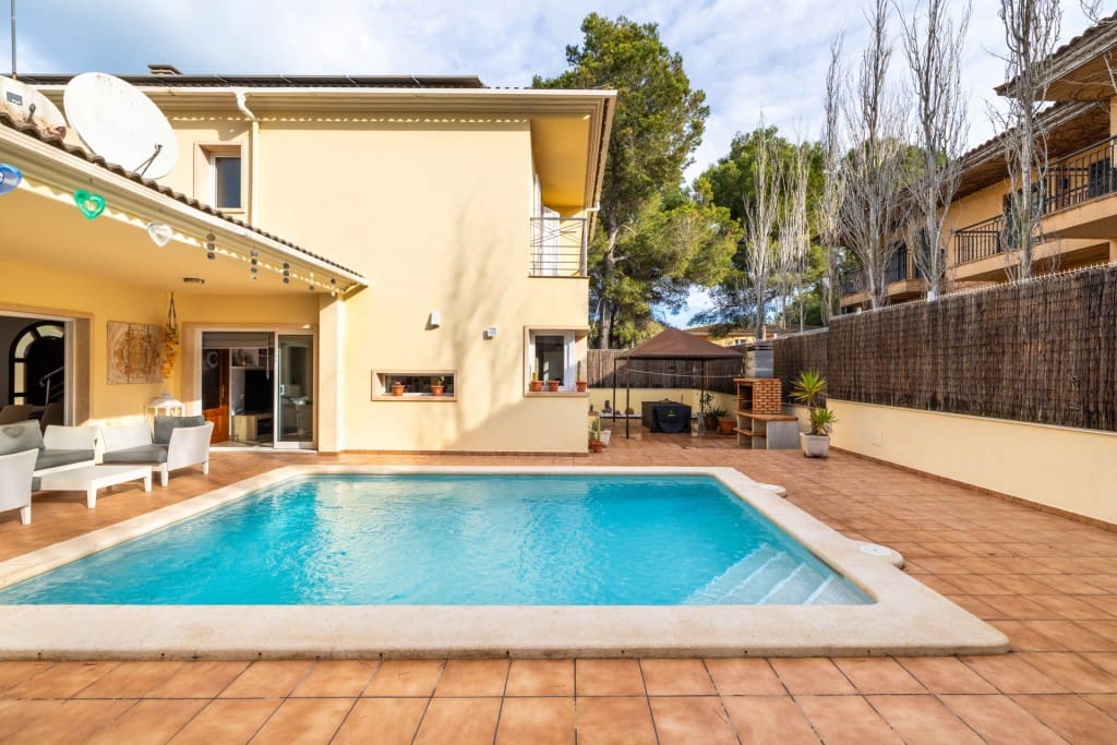 4 soveværelse Villa til salg i Ca'n Picafort med swimmingpool garage - € 1.600.000 (Ref: 8798307)