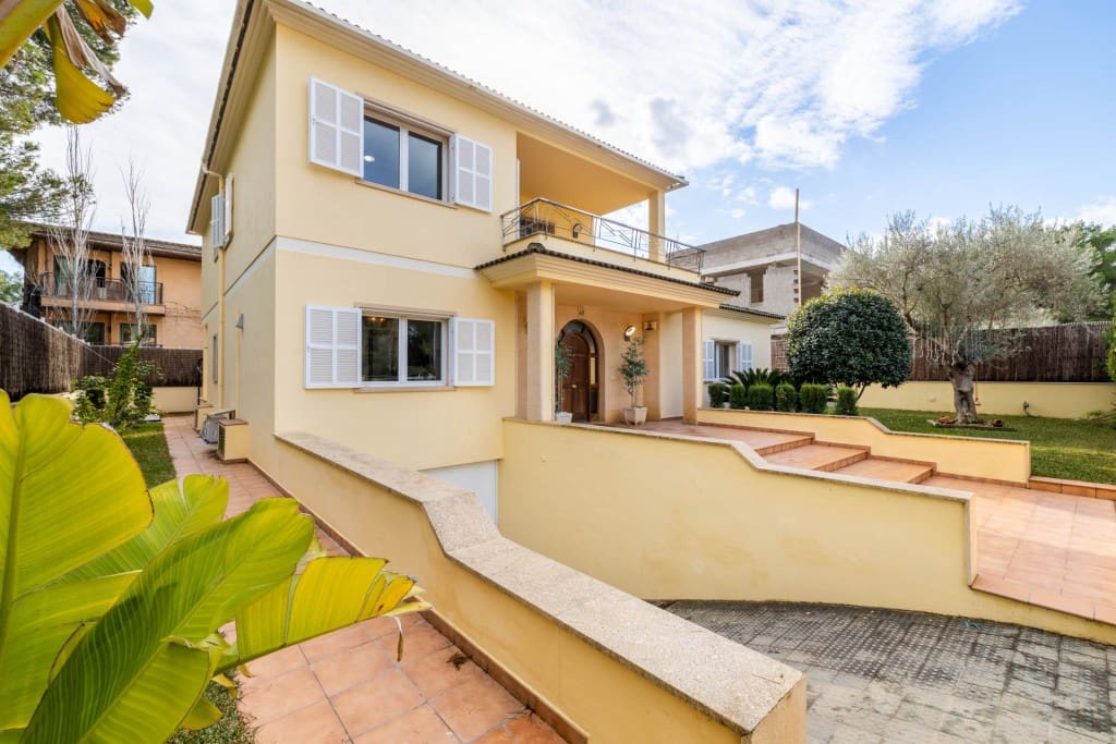 4 soveværelse Villa til salg i Ca'n Picafort med swimmingpool garage - € 1.600.000 (Ref: 8798307)