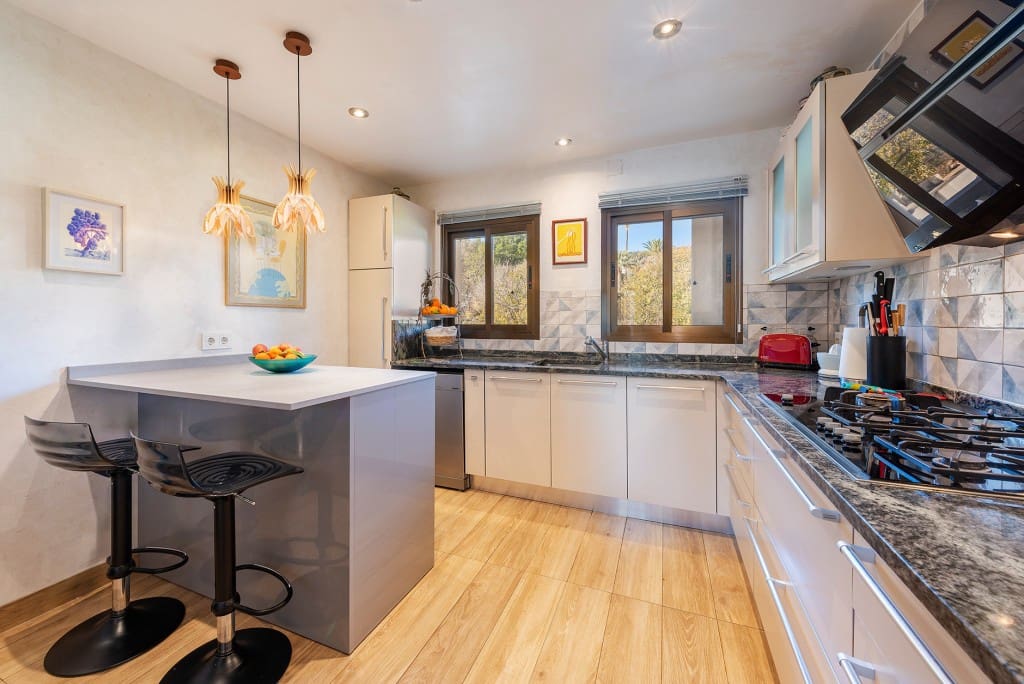 4 bedroom Penthouse for sale in Cas Catala with garage - € 2,650,000 (Ref: 8809275)