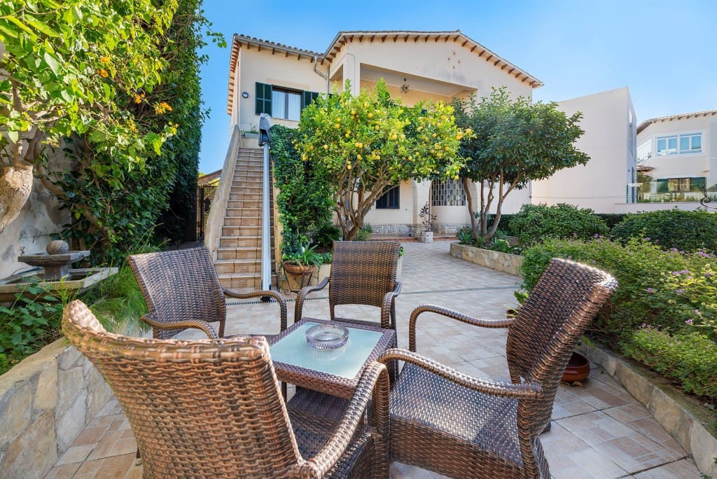 4 bedroom Penthouse for sale in Cas Catala with garage - € 2,650,000 (Ref: 8809275)