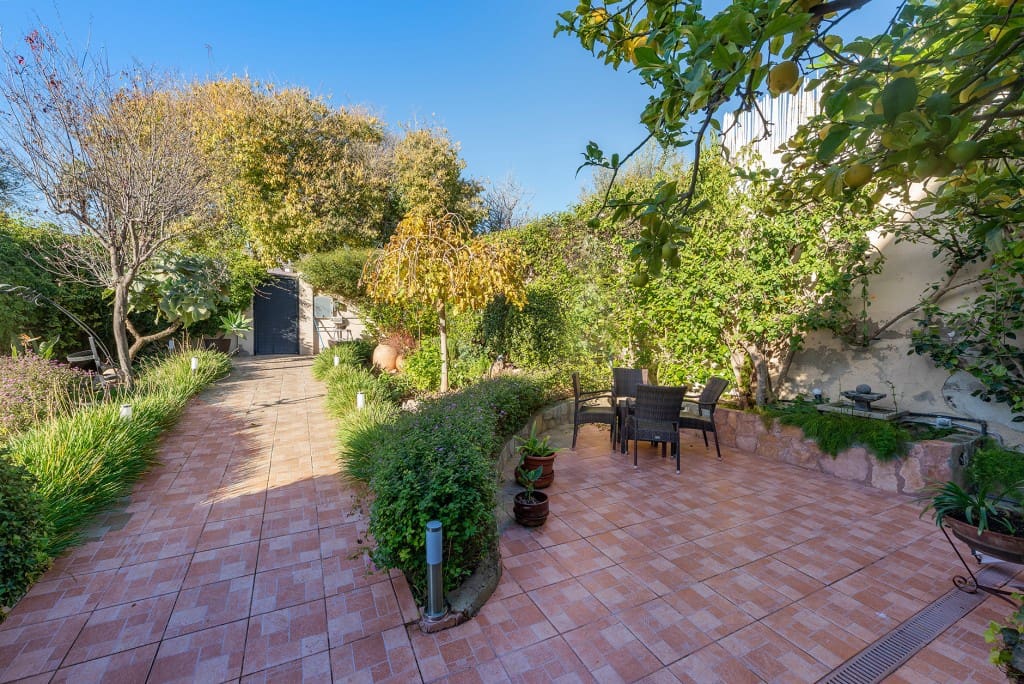 4 bedroom Penthouse for sale in Cas Catala with garage - € 2,650,000 (Ref: 8809275)