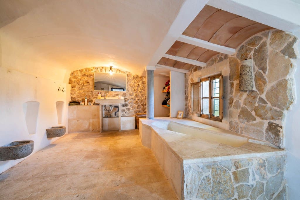 5 soveværelse Finca/Landehus til salg i Ariany med swimmingpool garage - € 1.900.000 (Ref: 8834150)