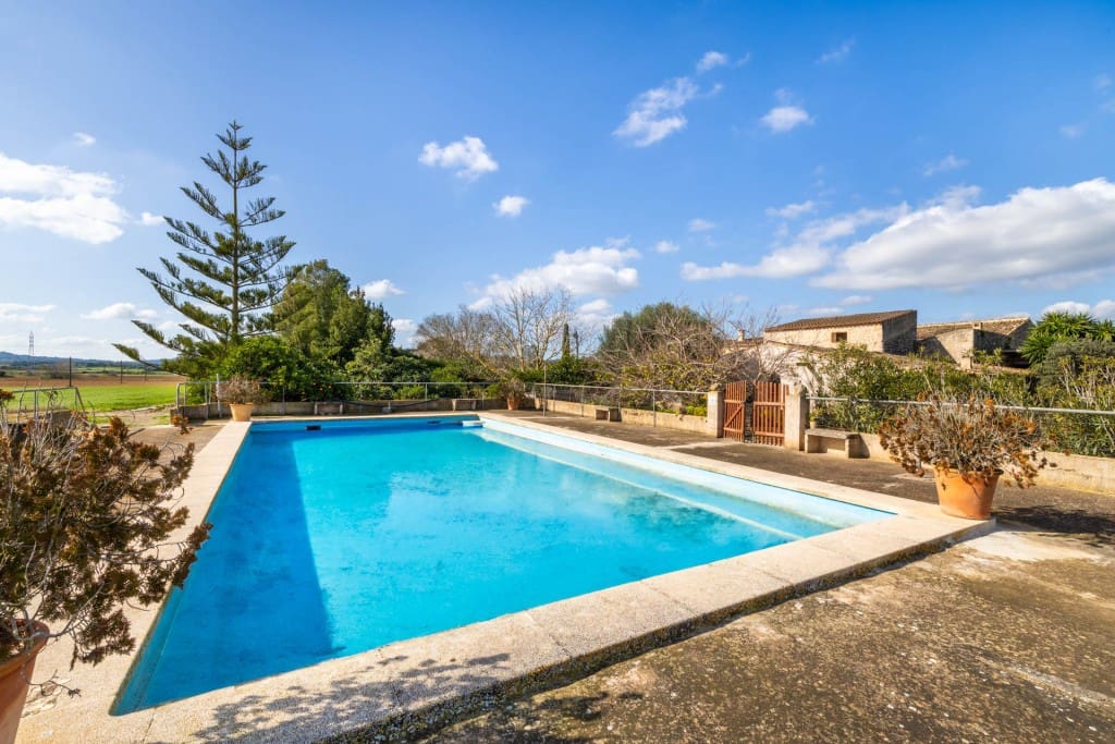 5 soveværelse Finca/Landehus til salg i Ariany med swimmingpool garage - € 1.900.000 (Ref: 8834150)