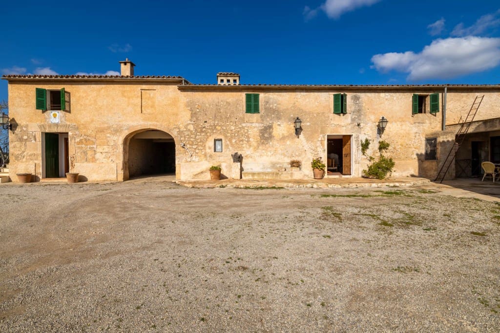 5 soveværelse Finca/Landehus til salg i Ariany med swimmingpool garage - € 1.900.000 (Ref: 8834150)