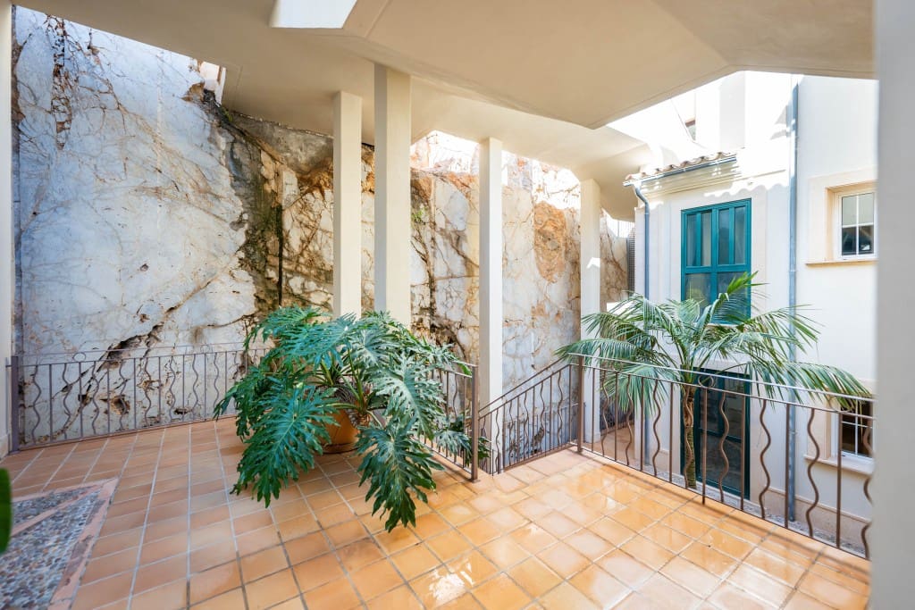 2 soverom Leilighet til salgs i Puerto de Andratx med svømmebasseng garasje - € 895 000 (Ref: 8842947)