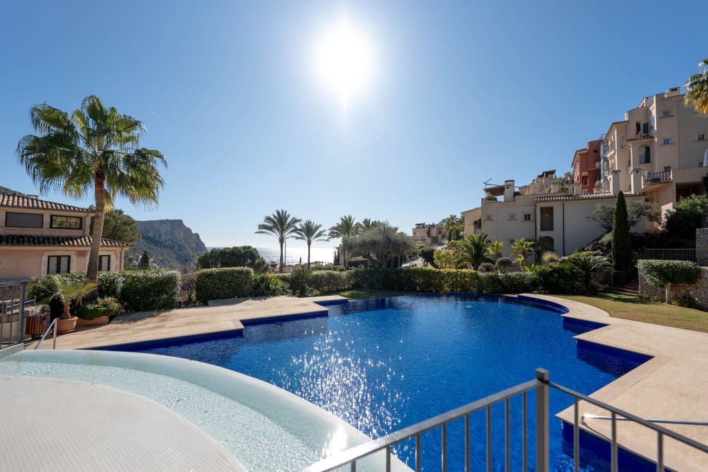 2 soverom Leilighet til salgs i Puerto de Andratx med svømmebasseng garasje - € 895 000 (Ref: 8842947)