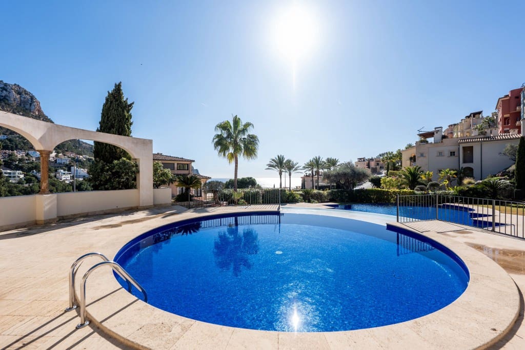 2 soverom Leilighet til salgs i Puerto de Andratx med svømmebasseng garasje - € 895 000 (Ref: 8842947)