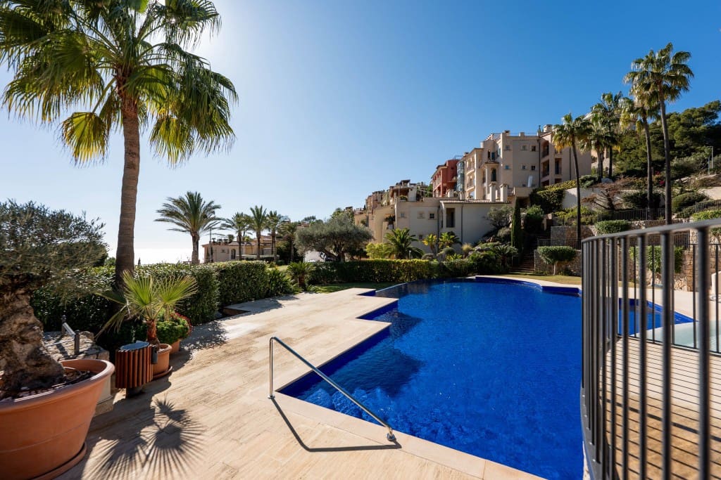 2 soverom Leilighet til salgs i Puerto de Andratx med svømmebasseng garasje - € 895 000 (Ref: 8842947)