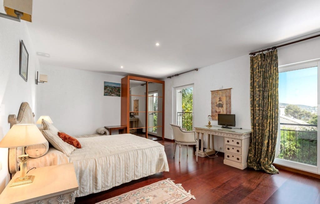 4 soveværelse Villa til salg i Torrenova med swimmingpool - € 1.550.000 (Ref: 8854533)