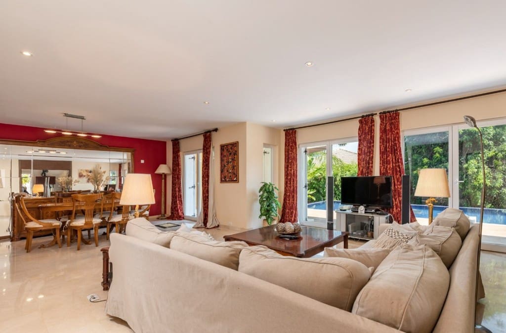 4 soveværelse Villa til salg i Torrenova med swimmingpool - € 1.550.000 (Ref: 8854533)