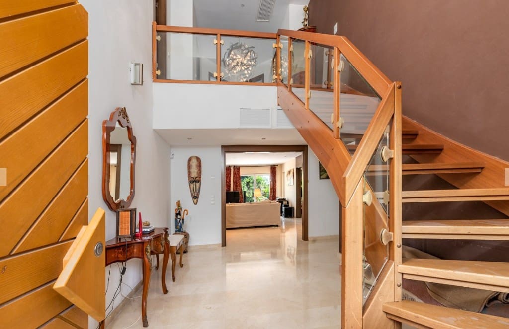 4 soveværelse Villa til salg i Torrenova med swimmingpool - € 1.550.000 (Ref: 8854533)