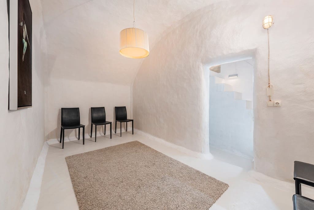 2 bedroom Apartment for sale in Palma de Mallorca - € 1,200,000 (Ref: 8896202)