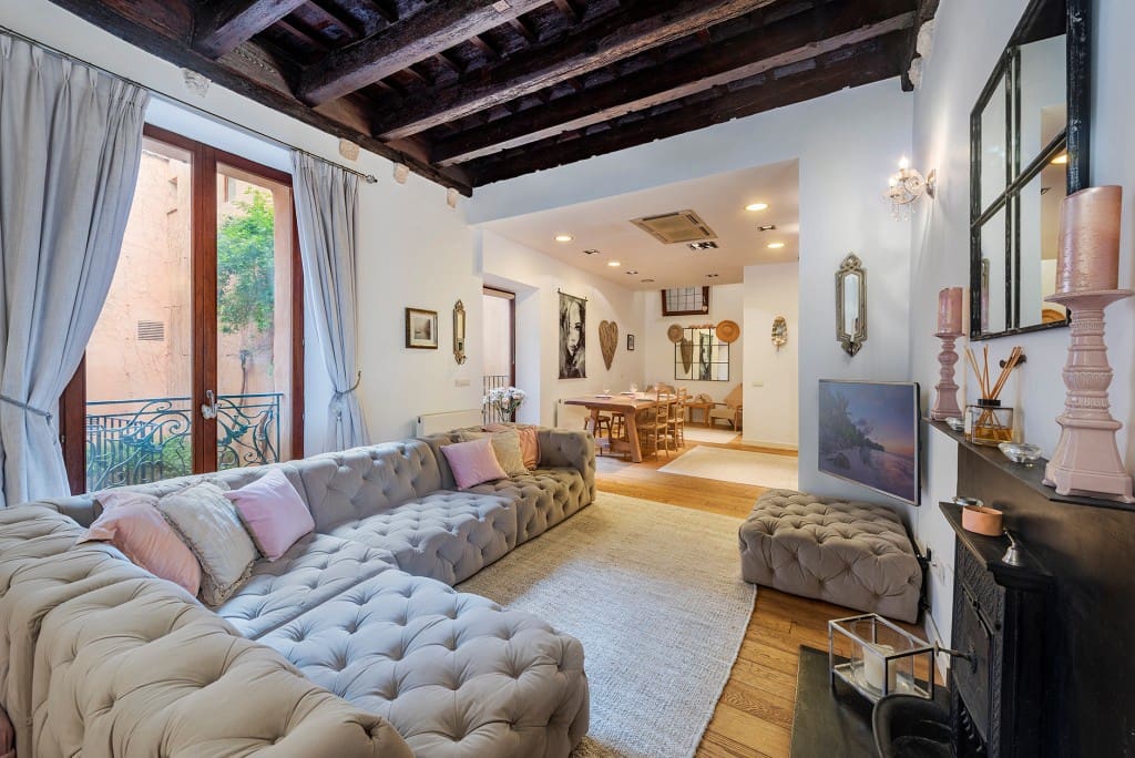2 bedroom Apartment for sale in Palma de Mallorca - € 1,200,000 (Ref: 8896202)