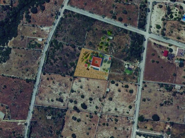 Building Plot for sale in Santa Margalida - € 585,000 (Ref: 8907410)