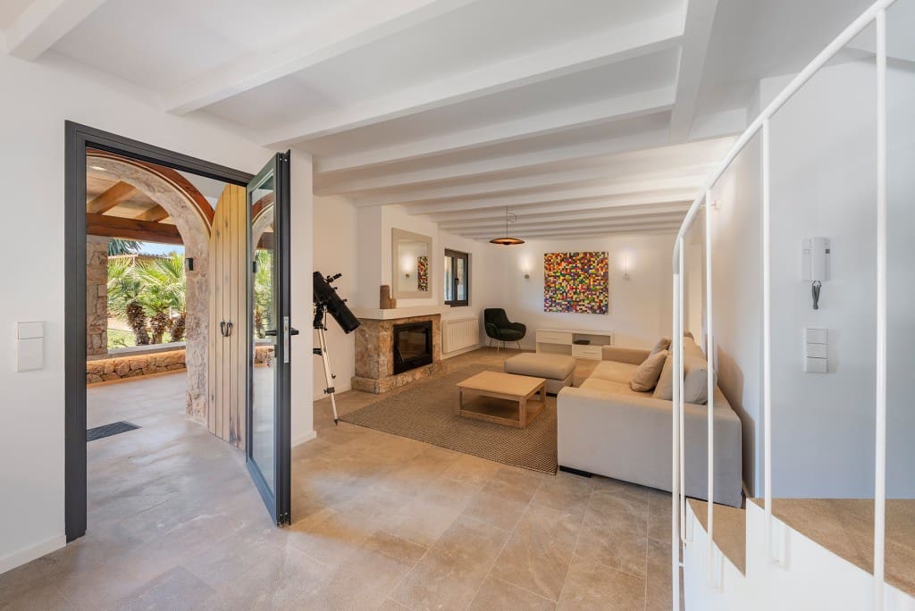 5 bedroom Finca/Country House for sale in Pollensa / Pollenca with pool - € 1,975,000 (Ref: 8928541)