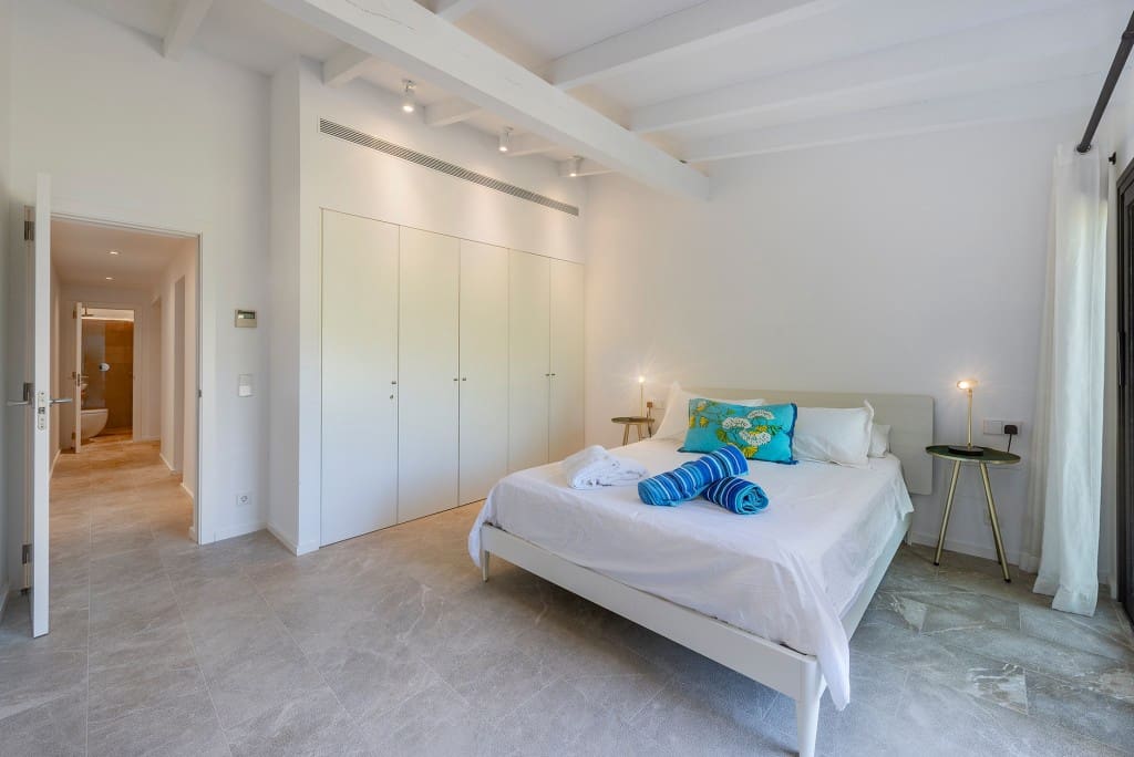 5 bedroom Finca/Country House for sale in Pollensa / Pollenca with pool - € 1,975,000 (Ref: 8928541)