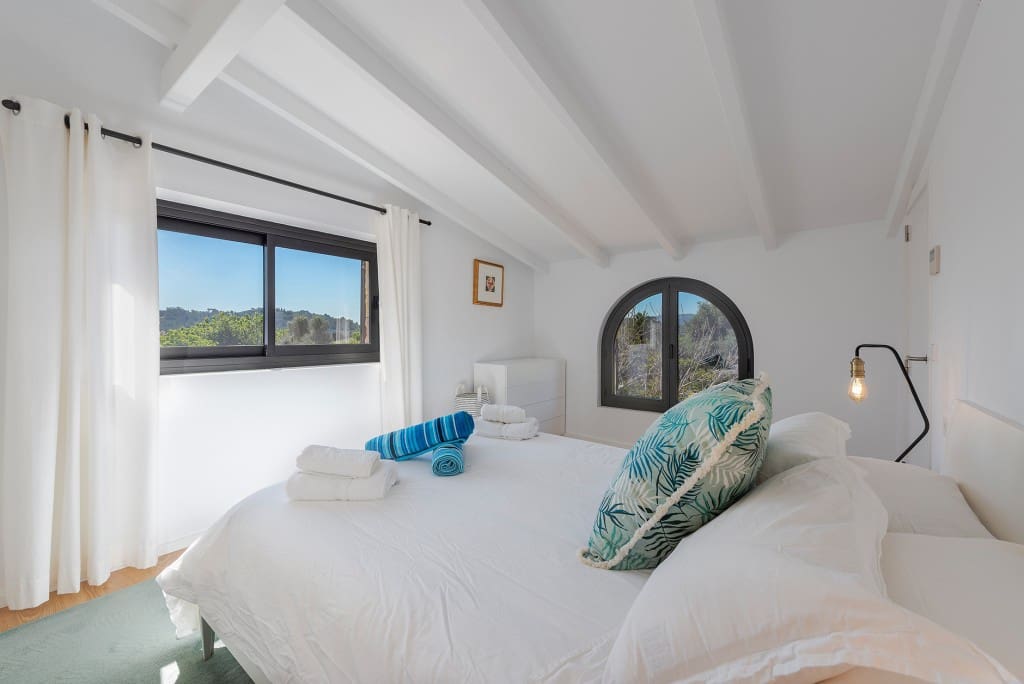 5 bedroom Finca/Country House for sale in Pollensa / Pollenca with pool - € 1,975,000 (Ref: 8928541)