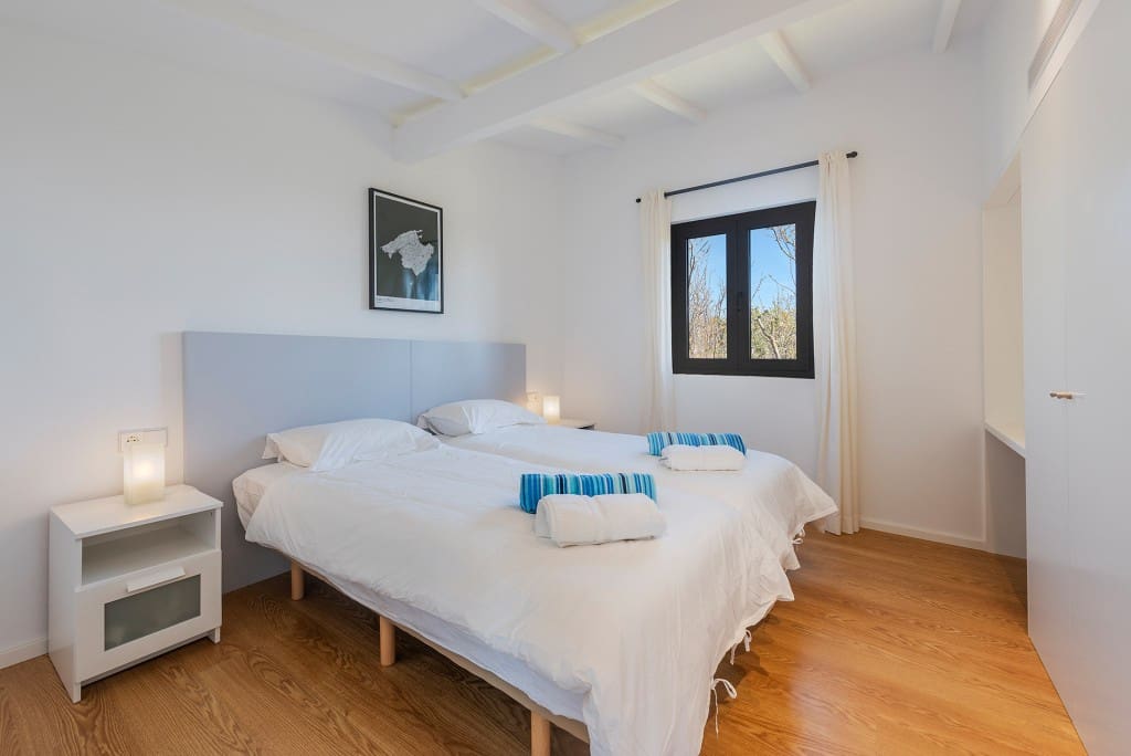 5 bedroom Finca/Country House for sale in Pollensa / Pollenca with pool - € 1,975,000 (Ref: 8928541)