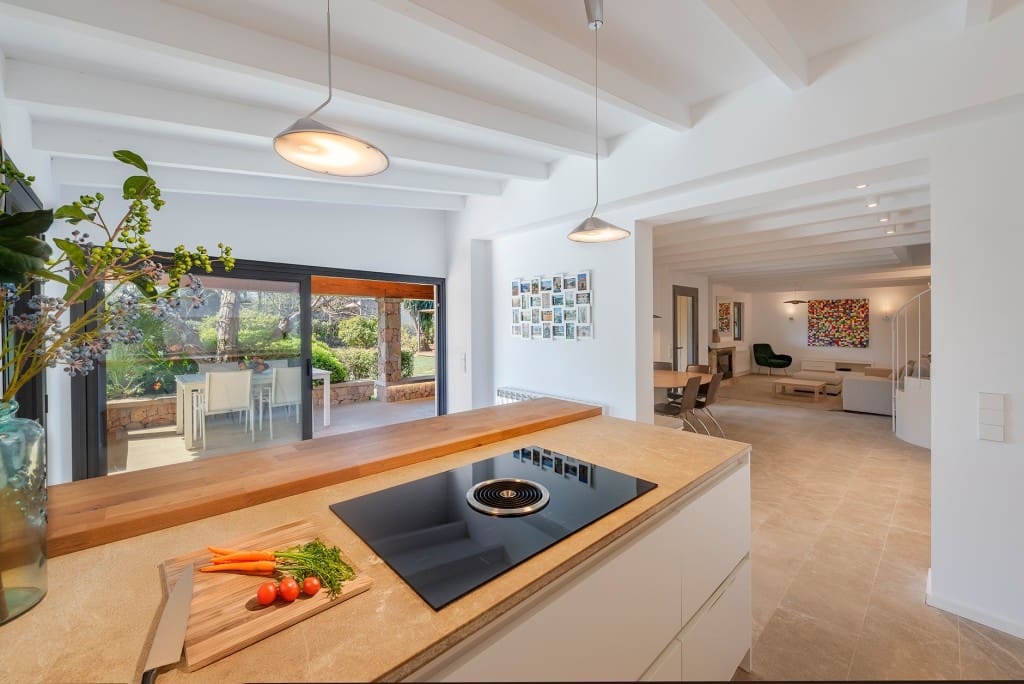 5 bedroom Finca/Country House for sale in Pollensa / Pollenca with pool - € 1,975,000 (Ref: 8928541)