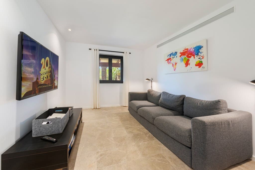 5 bedroom Finca/Country House for sale in Pollensa / Pollenca with pool - € 1,975,000 (Ref: 8928541)