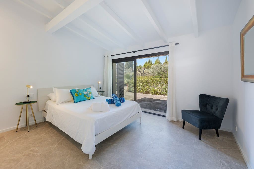 5 bedroom Finca/Country House for sale in Pollensa / Pollenca with pool - € 1,975,000 (Ref: 8928541)