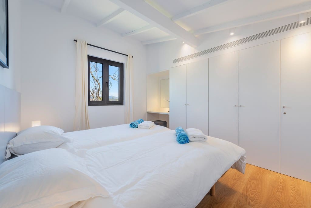 5 bedroom Finca/Country House for sale in Pollensa / Pollenca with pool - € 1,975,000 (Ref: 8928541)