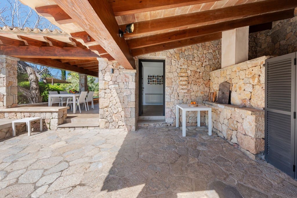 5 bedroom Finca/Country House for sale in Pollensa / Pollenca with pool - € 1,975,000 (Ref: 8928541)