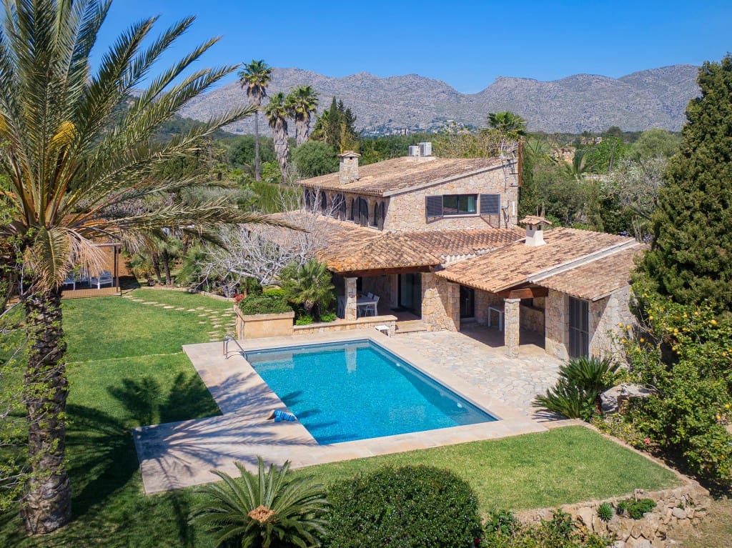 5 bedroom Finca/Country House for sale in Pollensa / Pollenca with pool - € 1,975,000 (Ref: 8928541)