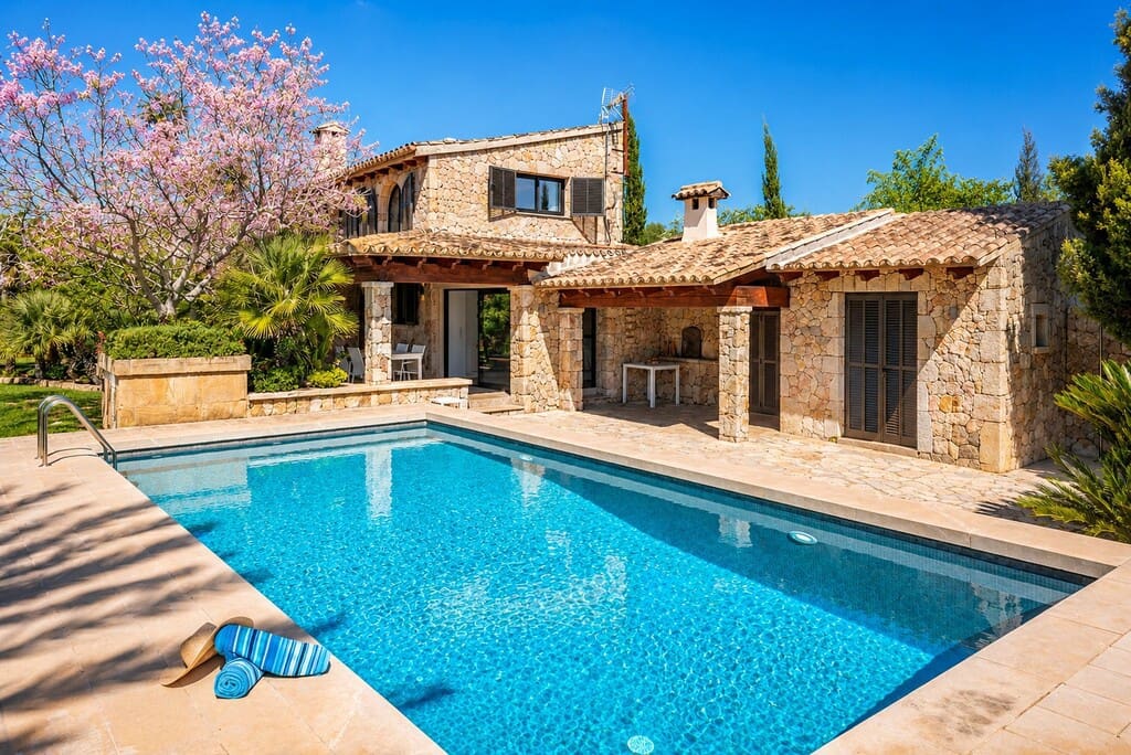 5 bedroom Finca/Country House for sale in Pollensa / Pollenca with pool - € 1,975,000 (Ref: 8928541)