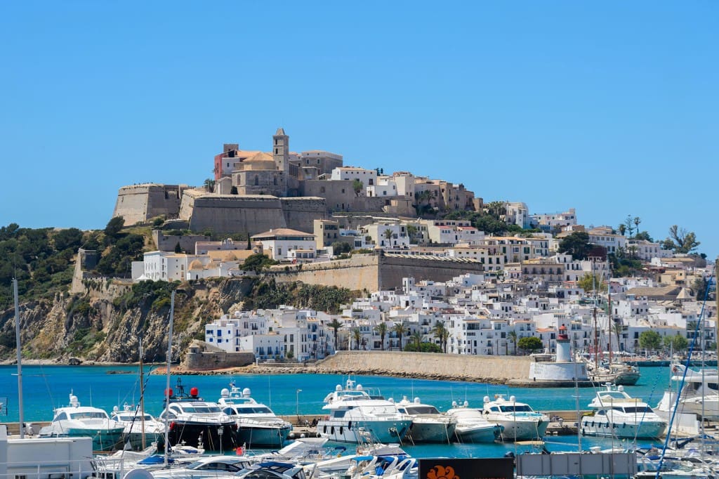 3 bedroom Apartment for sale in Ibiza / Eivissa town with pool - € 2,390,000 (Ref: 8928542)