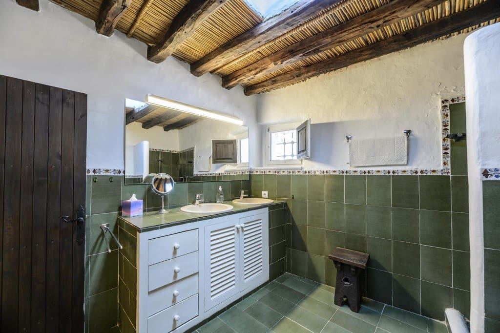 4 soveværelse Finca/Landehus til salg i San Jose / Sant Josep de Sa Talaia med swimmingpool garage - € 2.950.000 (Ref: 8928543)