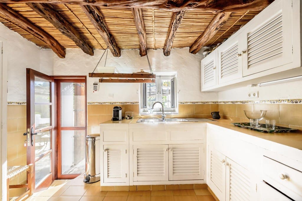 4 soveværelse Finca/Landehus til salg i San Jose / Sant Josep de Sa Talaia med swimmingpool garage - € 2.950.000 (Ref: 8928543)