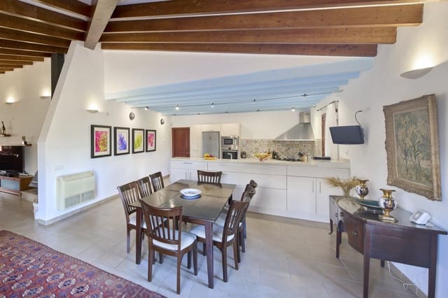 6 soveværelse Finca/Landehus til salg i Sineu med swimmingpool - € 2.500.000 (Ref: 8934998)