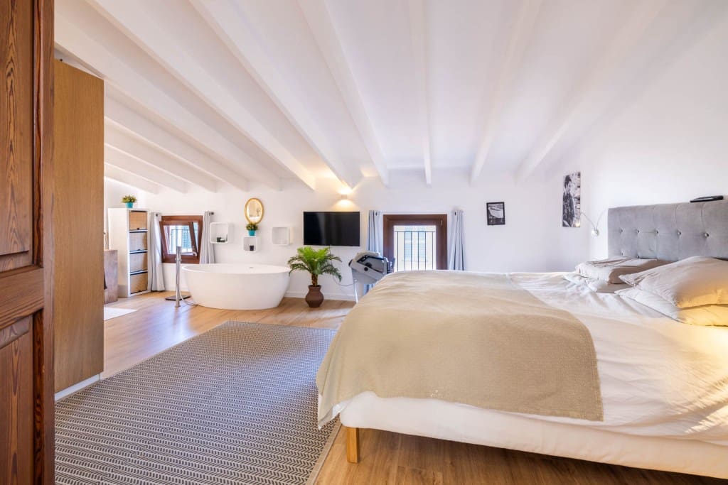 5 soveværelse Byhus til salg i Alaro med swimmingpool - € 1.425.000 (Ref: 8950422)