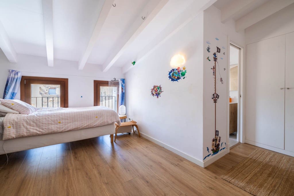 5 soveværelse Byhus til salg i Alaro med swimmingpool - € 1.425.000 (Ref: 8950422)