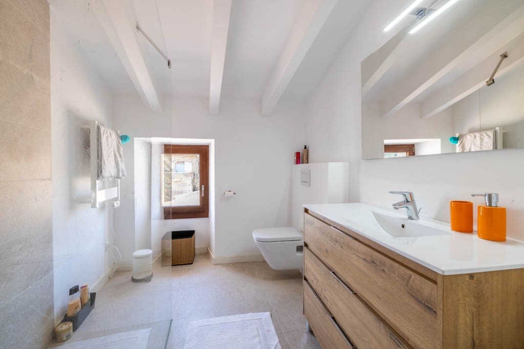 5 soveværelse Byhus til salg i Alaro med swimmingpool - € 1.425.000 (Ref: 8950422)