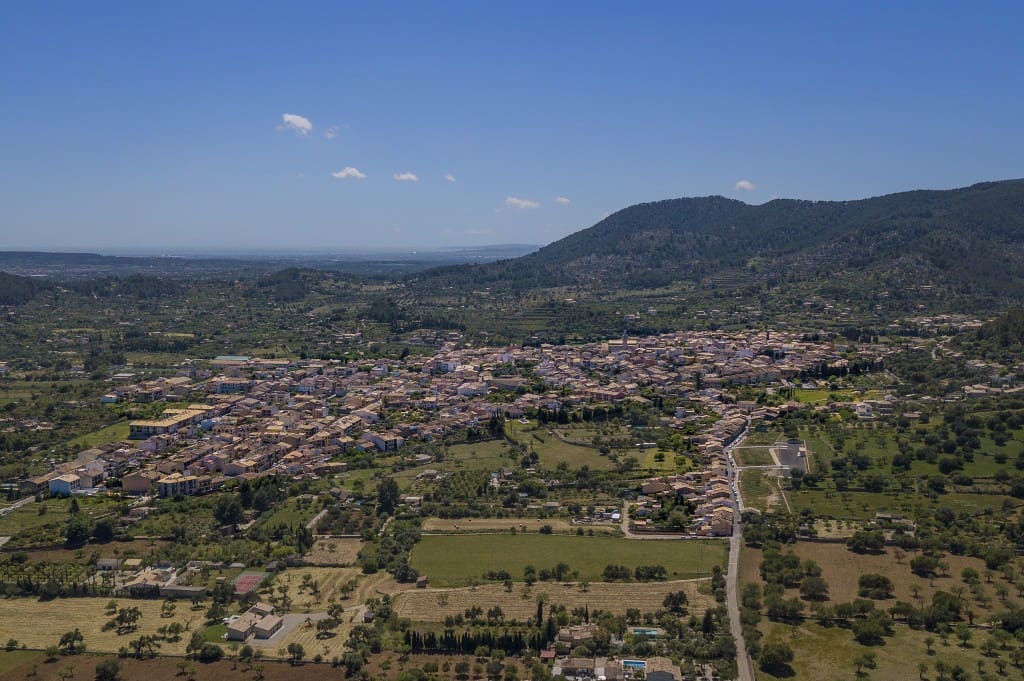 5 soveværelse Byhus til salg i Alaro med swimmingpool - € 1.425.000 (Ref: 8950422)